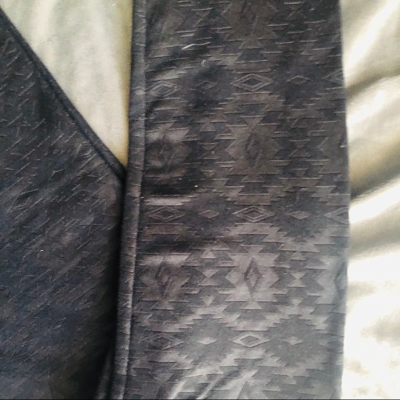 MOSSIMO - SZ L AZTEC PATTERN BLACK LEGGINGS - Picture 3 of 6